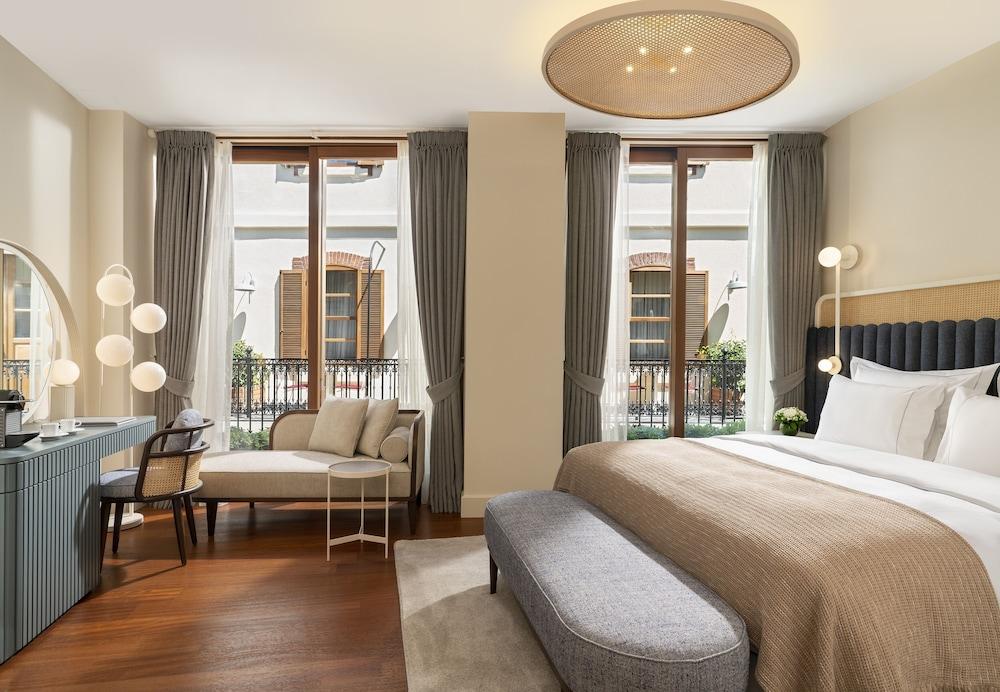 Ecole St Pierre Hotel Room Type - Deluxe Modern Room