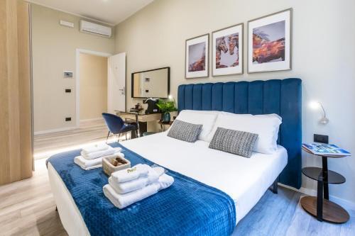 Suites 44 Via Cicerone - modern Rooms - Guesthouse close to Vaticano, San Pietro, Castel Sant'angelo - Tap to explore photos