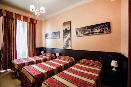 FUNNY HOLIDAY ROME Room Type - Triple Room with Shared Bathroom