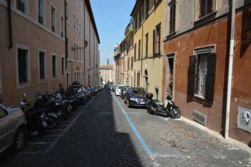Petit Bijou de Rome Vatican-Trastevere - Tap to explore photos