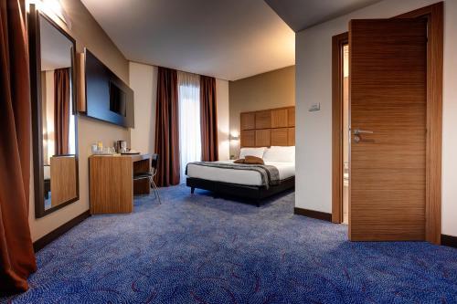 Rome Art Hotel - Gruppo Trevi Hotels - Tap to explore photos