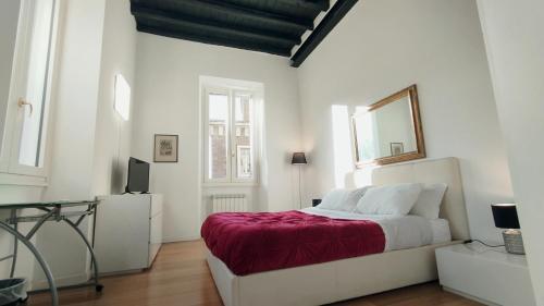 Casa Tiffany Piazza di Spagna - Tap to explore photos