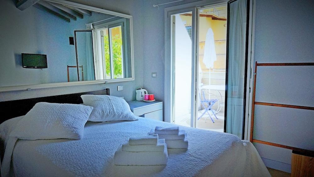 Buonanotte Colosseo Room Type - Deluxe Room, City View