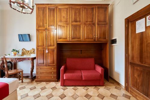 Fabrizio's Rooms - Tap to explore photos