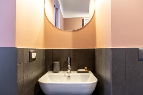 MODO Rooms & Suite Rome - Tap to explore photos