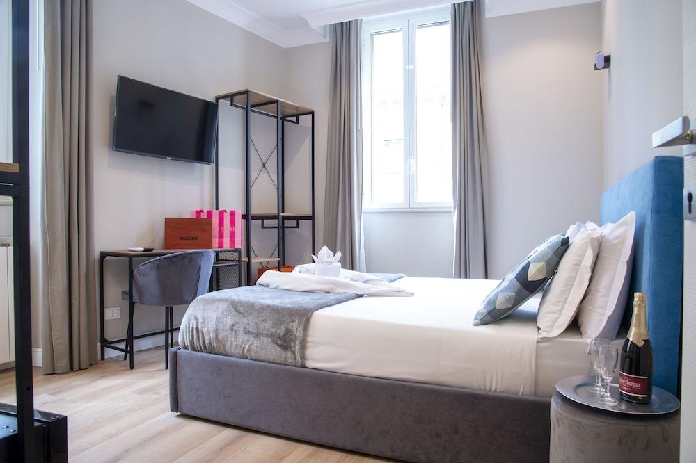 AD Suites Tritone Room Type - Deluxe Double Room