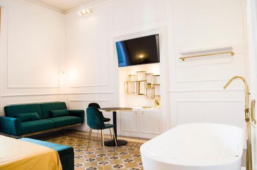 Relais Mazzini Room Type - Suite with Spa Bath Relais Mazzini Room Type - Suite with Spa Bath