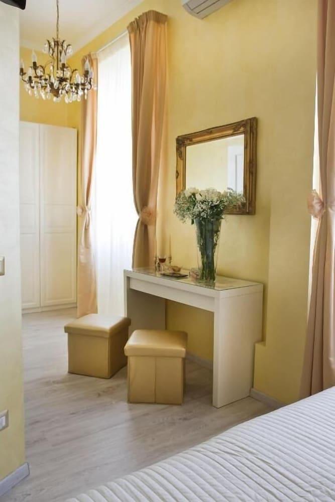CAMEO B&b Room Type - Deluxe Double Room, Private Bathroom