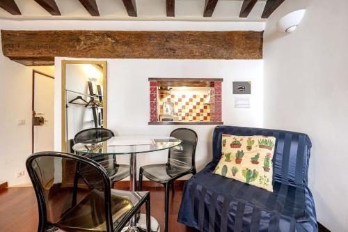 Trastevere Apartments - Tap to explore photos