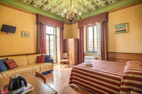 Hotel Artromano Room Type - Double Room with Private Bathroom