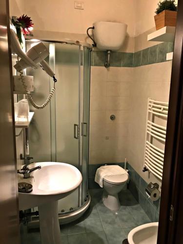 Magic One - Tap to explore photos