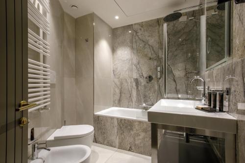 Hotel St Martin by OMNIA hotels - Tap to explore photos