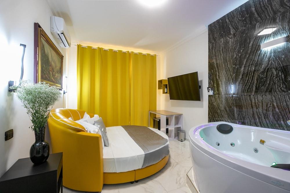 Gregorio VII Luxury Suites San Damaso - Tap to explore photos