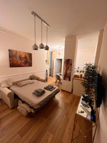 Via del Corso Charme Apartment - Tap to explore photos