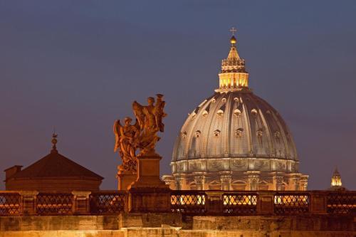 VATICAN LUXURY SUITE - Tap to explore photos
