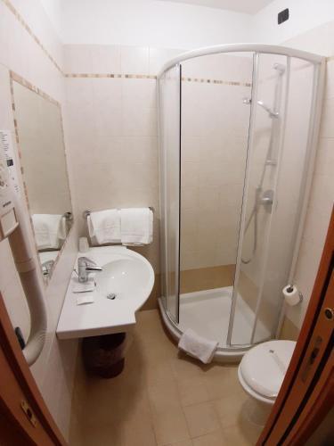 Colosseo Roma Room Type - Double or Twin Room with Private Bathroom Colosseo Roma Room Type - Double or Twin Room with Private Bathroom