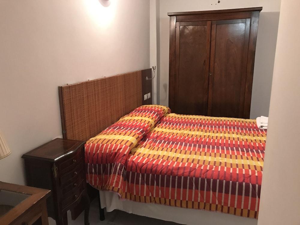 Suites Imperiali Guest House - Tap to explore photos