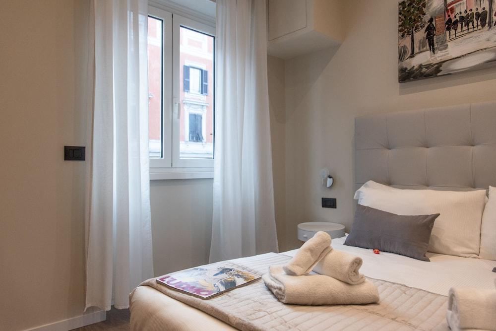 XXIV Domus Luxury Suites Room Type - Deluxe Double Room