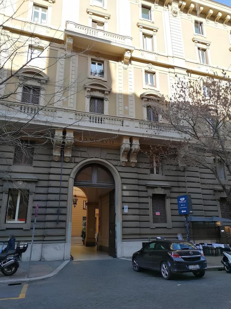 Residenza Tupini S.Pietro Suites - Tap to explore photos