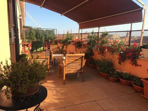 La Terrazza di Evelina Guest House - Tap to explore photos