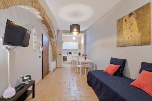 Roma Colosseum Apartment - Tap to explore photos