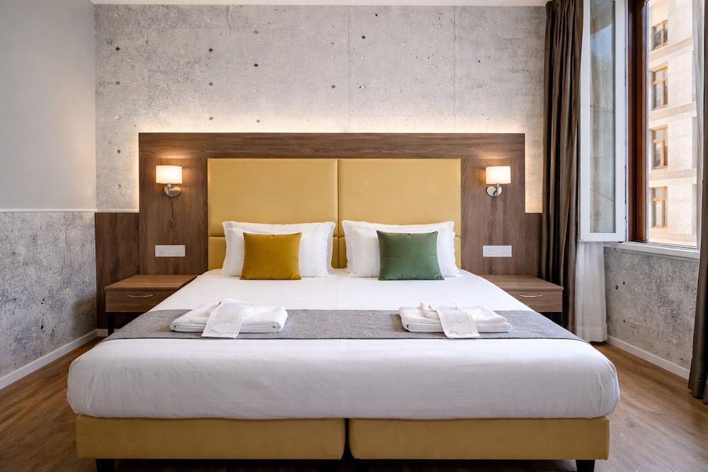 Bramble Luxury Suites Room Type - Deluxe Double Room, 1 Bedroom