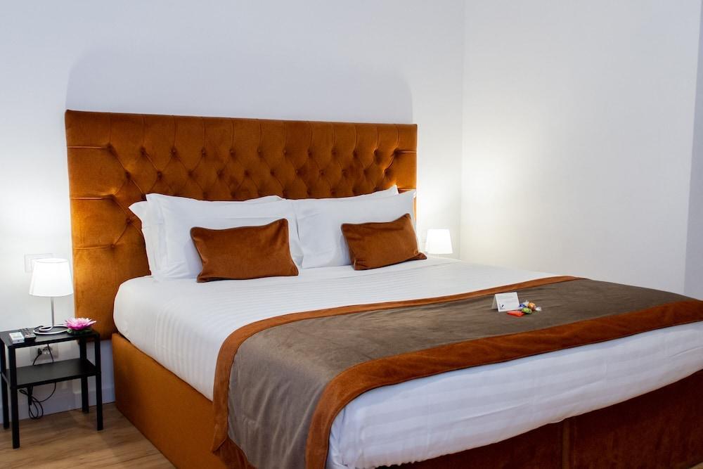 Home at Rome Vatican Suites Room Type - Deluxe Double or Twin Room