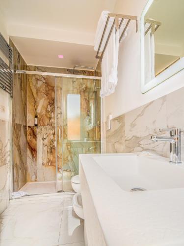 Home at Rome Vatican Suites Room Type - Deluxe Room