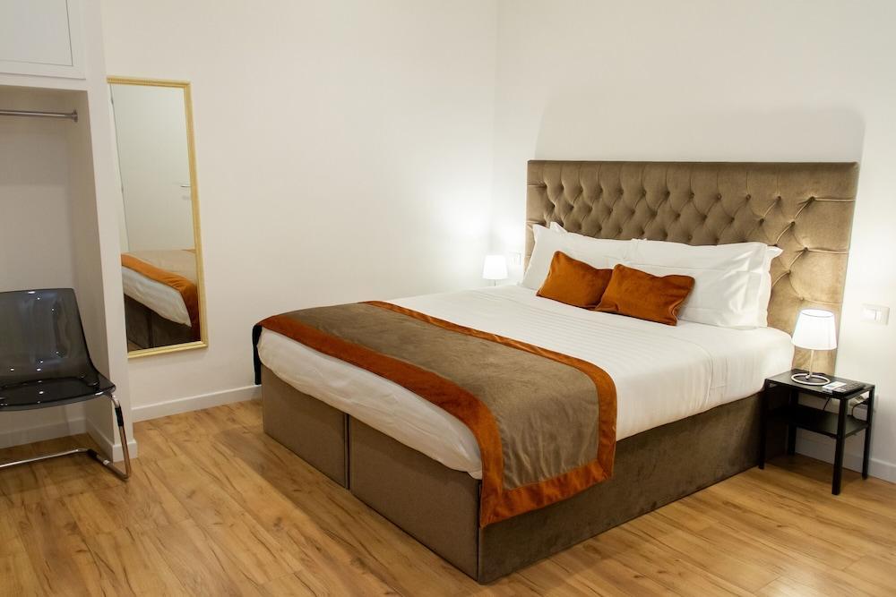 Home at Rome Vatican Suites Room Type - Deluxe Triple Room