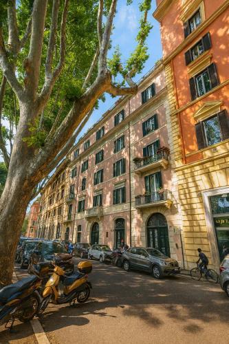 IHH COLLECTION - IHH Suites Roma - Tap to explore photos