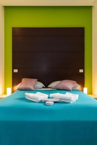 IHH COLLECTION - IHH Suites Roma - Tap to explore photos
