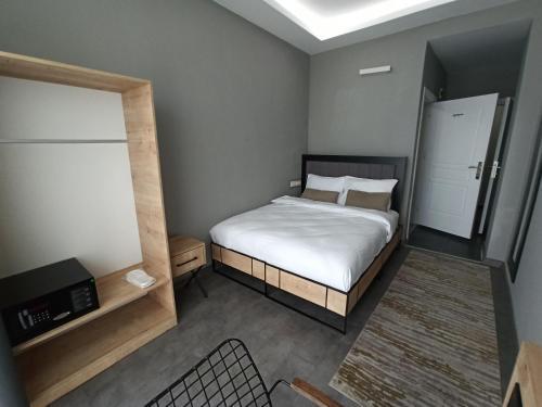 Skylon Airport Hotel Room Type - Deluxe Double Room