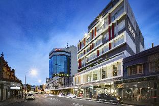 Holiday Inn & Suites SYDNEY BONDI JUNCTION - Tap to explore photos