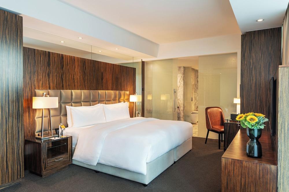 Voco BONNINGTON DUBAI, an IHG hotel - Tap to explore photos