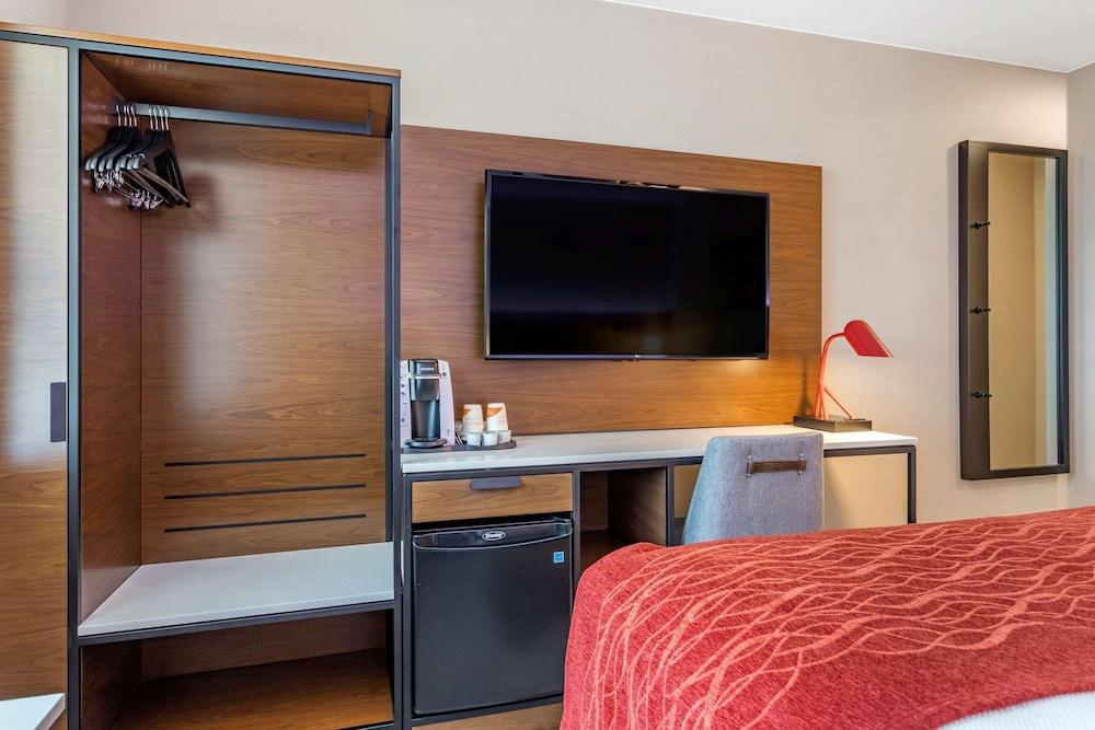 Comfort Inn JFK Airport - Tap to explore photos