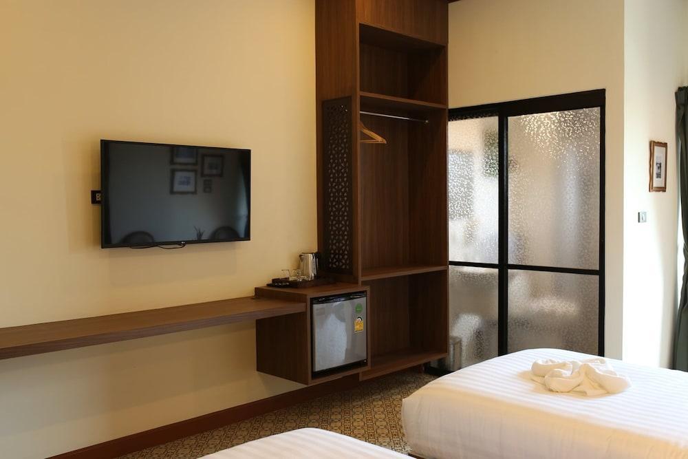Baan Chao Khun Hotel - Tap to explore photos