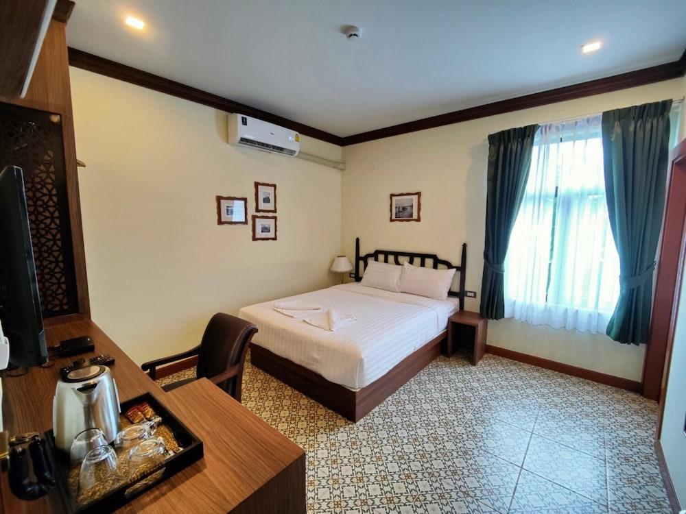 Baan Chao Khun Hotel Room Type - Superior Room, 1 Queen Bed