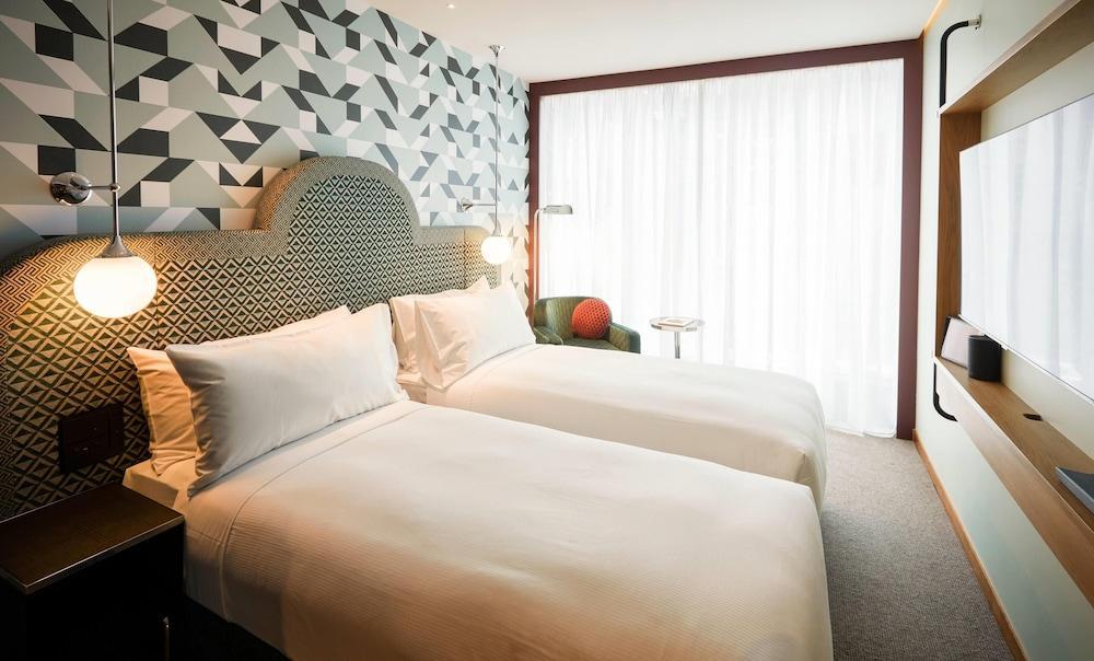 Ovolo Melbourne South Yarra, a Wyndham Hotel Room Type - Studio, 1 King Bed, City View (Groovy)