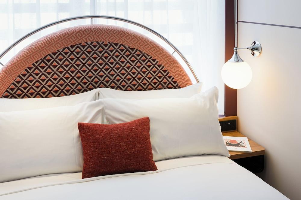 Ovolo Melbourne South Yarra, a Wyndham Hotel Room Type - Room, 1 Queen Bed (Snug)