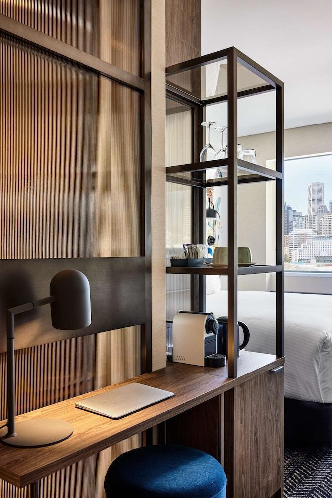 Aiden by Best Western @ Darling Harbour - Tap to explore photos