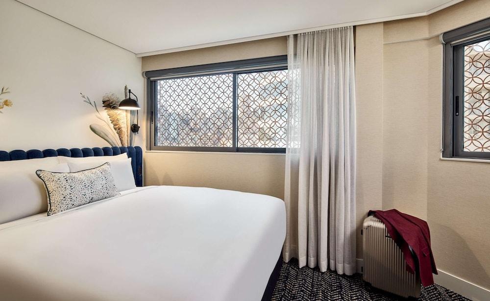 Aiden by Best Western @ Darling Harbour Room Type - Superior Room, 1 King Bed, Non Smoking