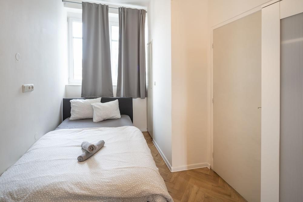 Premier Apartment Wenceslas Square II. - Tap to explore photos
