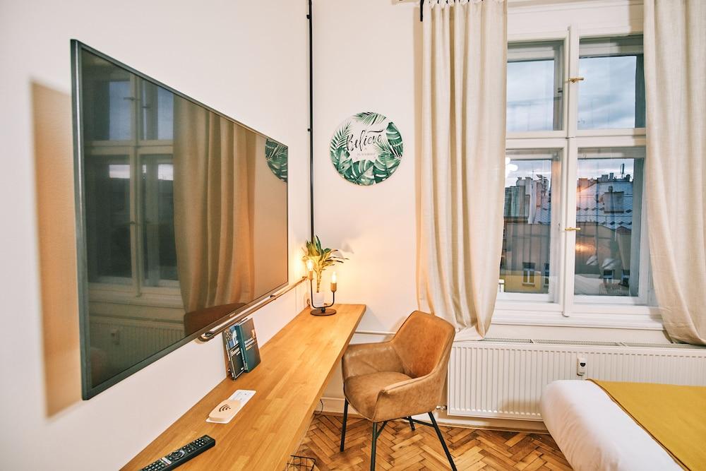 CAMŌ ROOMS - Boutique Aparthotel - Tap to explore photos