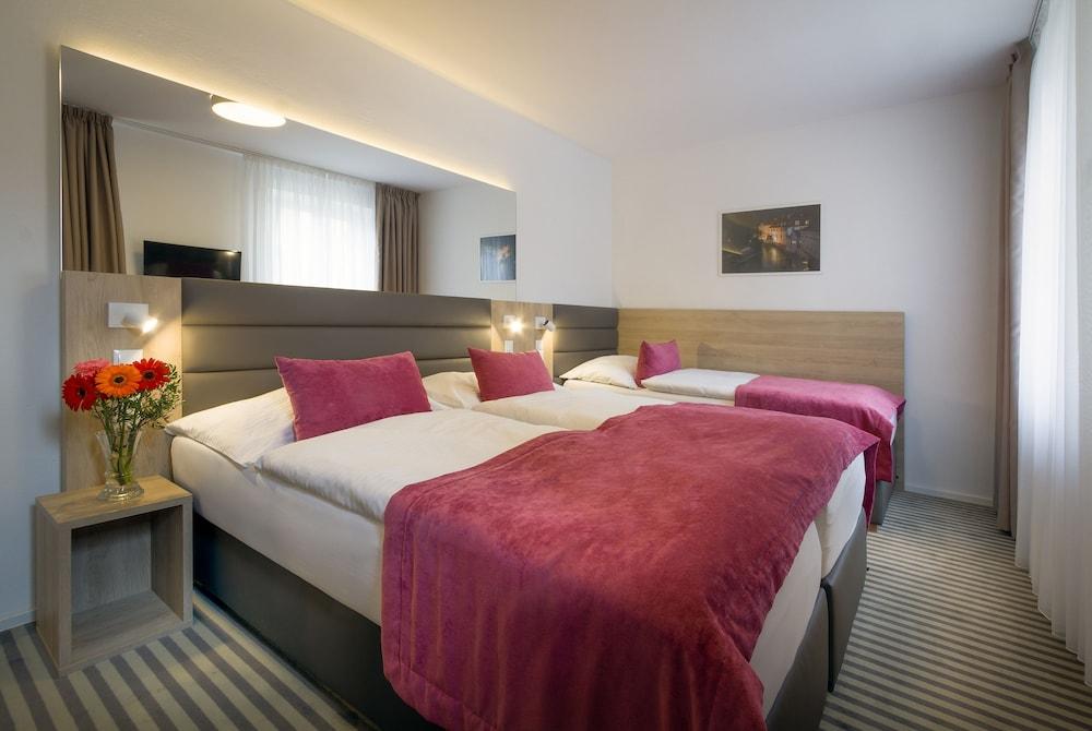 Hotel White Lion Room Type - Standard Suite, 2 Bedrooms, Non Smoking