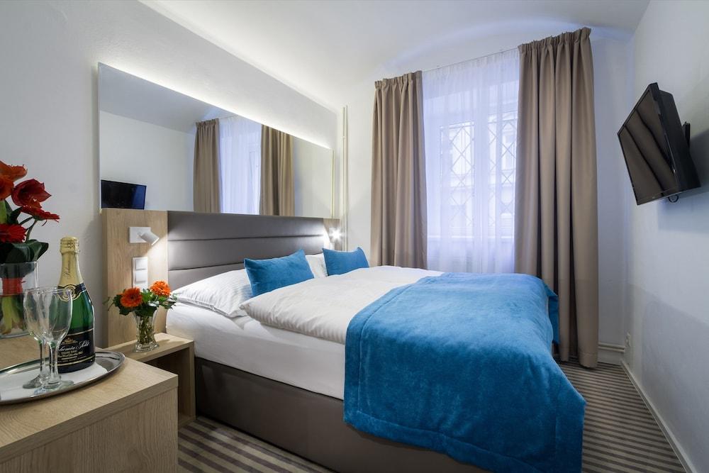 Hotel White Lion Room Type - Standard Double Room