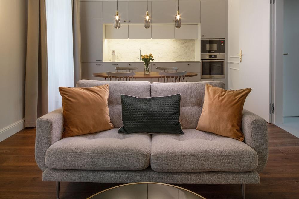 OREA Place Seno Room Type - Deluxe Apartment