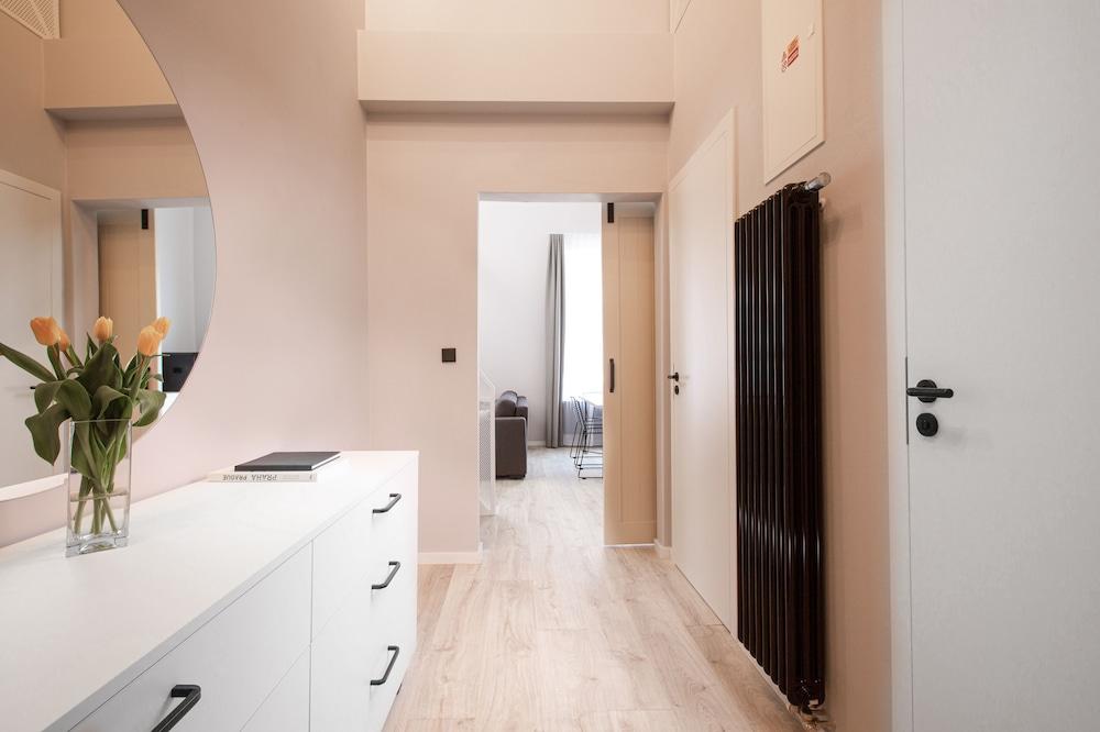 OREA Place Seno Room Type - Gallery Apartment