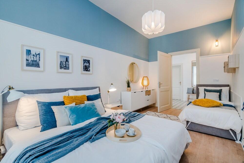 Royal APTs Prague by Michal&Friends Room Type - Deluxe Apartment