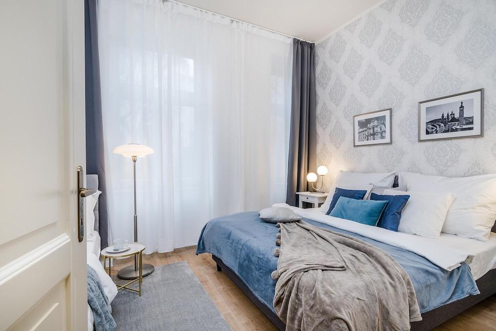 Royal APTs Prague by Michal&Friends Room Type - Deluxe Apartment (Slezska 23)