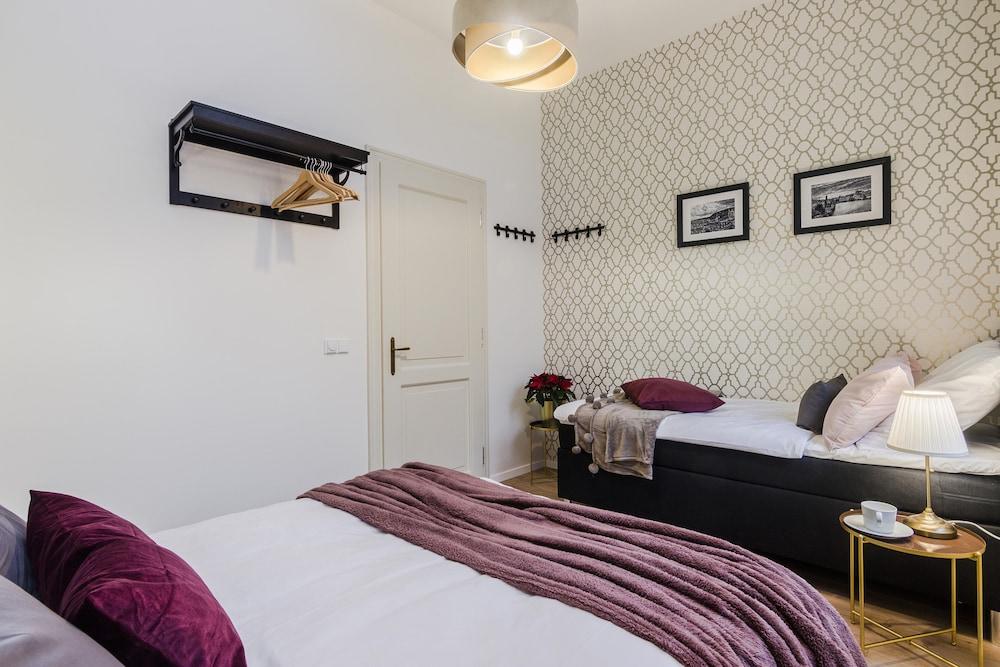 Royal APTs Prague by Michal&Friends Room Type - Design Apartment, 2 Bedrooms (Slezska 43)